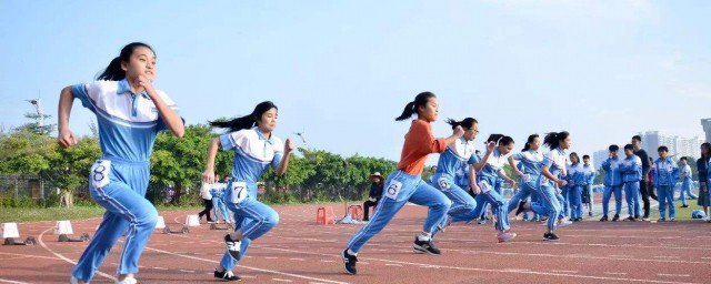 運動會鼓勵詞20字 關於運動會的加油稿20字