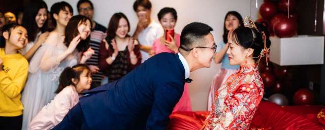 結婚鋪床最簡單幾句話 可以怎麼祝福