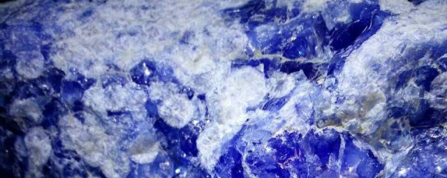 琉璃是什麼意思 琉璃代表是什麼意思