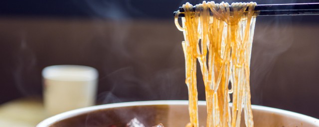 怎麼做營養粉條 豬肉燉粉條是典型的硬菜