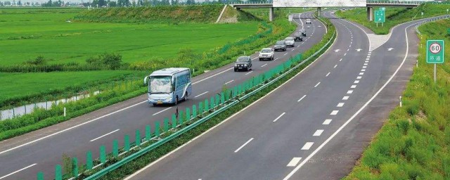 高速夜路開車技巧 晚上如何在高速開車