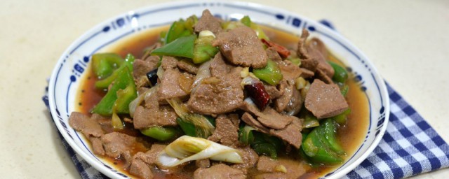 豬肝該怎麼做 青椒炒豬肝的做法