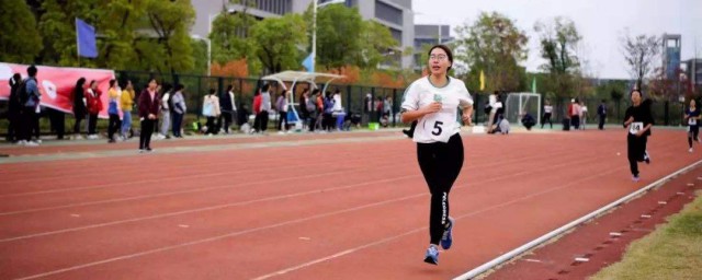 小學秋季運動會加油稿 怎麼寫才會給選手打氣