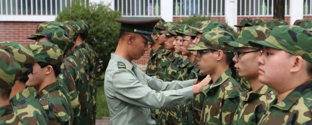 軍訓感悟800字高中 怎麼寫出軍訓的感受