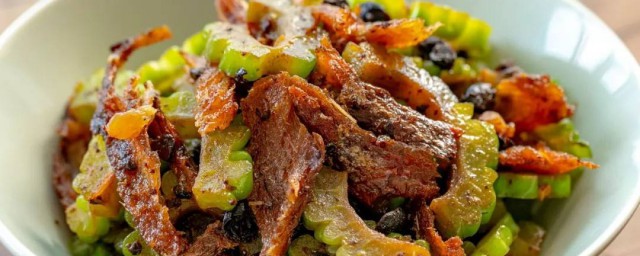 豆豉鯪魚炒苦瓜 制作過程介紹