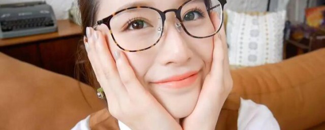 戴眼鏡的說說心情短語 戴眼鏡的說說心情短語大全