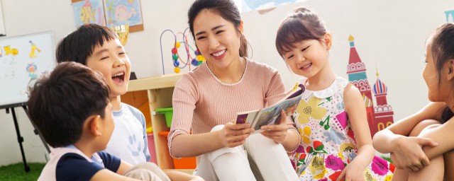 送孩子去幼兒園孩子大哭怎麼辦 孩子上幼兒園哭怎麼辦