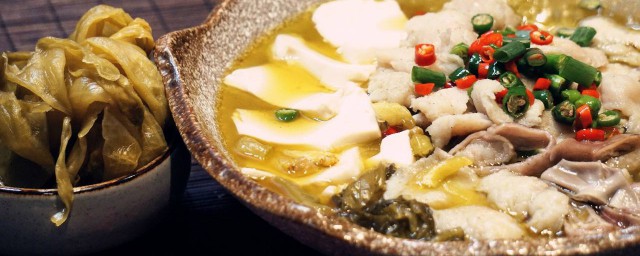 酸菜肥腸湯的做法 簡單的酸菜肥腸湯做法介紹