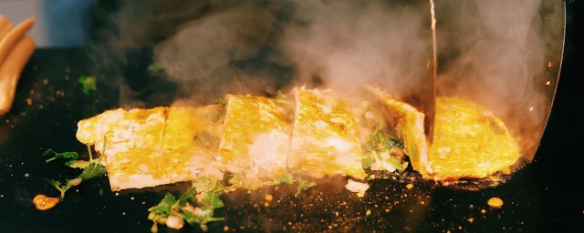 路邊一份烤冷面的熱量 烤冷面是什麼食物