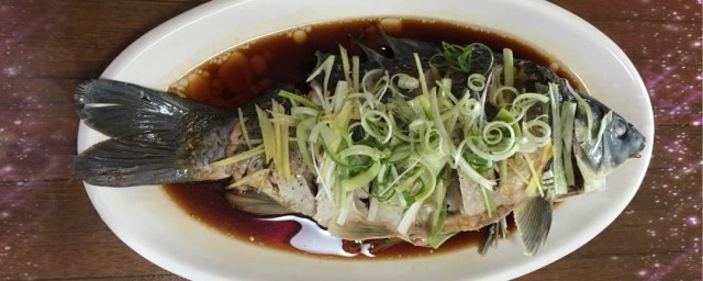 鯉魚怎樣吃好 清蒸鯉魚的做法步驟