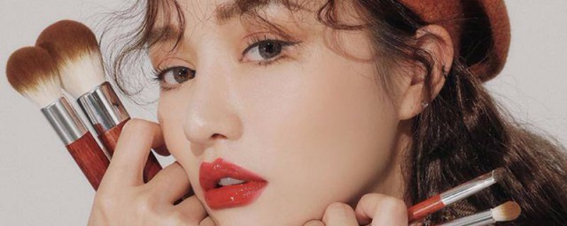 早上起床眼睛浮腫怎麼回事 是水分太多的原因