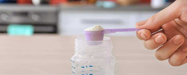 怎樣選擇嬰兒奶粉 選擇嬰兒奶粉方法