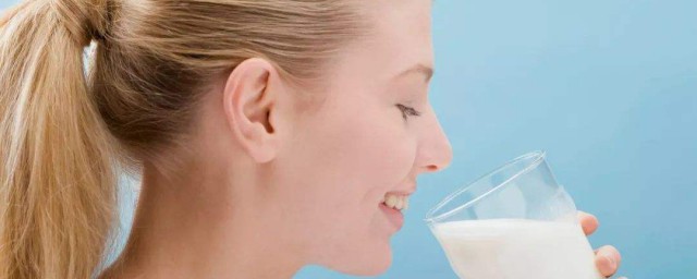 牛奶喝多瞭會怎麼樣 喝太多牛奶有什麼壞處