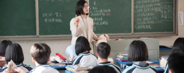 悠然見南山的上一句是什麼 悠然見南山的上一句是采菊東籬下