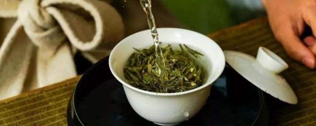 過夜的茶葉水能喝嗎 過夜的茶葉水的用處