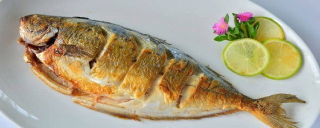 怎樣煎魚不粘鍋不掉皮 不粘鍋不掉皮的煎魚方法