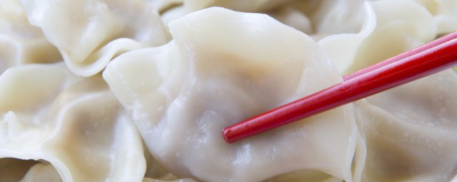 一歲寶寶大蝦餡餃子的做法 寶寶輔食蝦肉餡餃子簡單做法