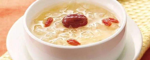 冰糖銀耳湯的功效 對人體的好處