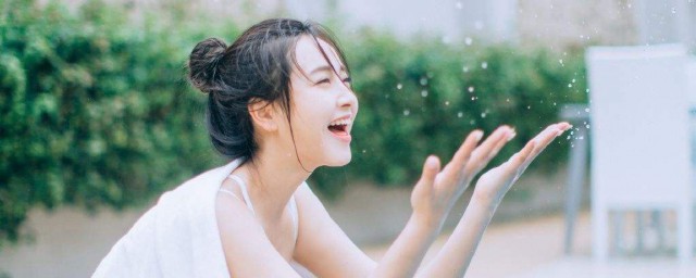 給女生晚上發一句話 給女生晚上發一句話分享