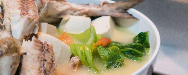 海帶豆腐草魚湯怎麼做 海帶豆腐鯽魚湯的做法
