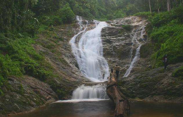 依斯干達瀑布 Lata Iskandar Waterfall 