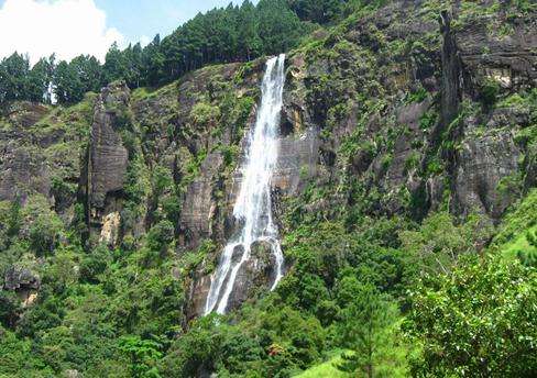 巴巴哈坎達瀑布 Bambarakanda Falls 