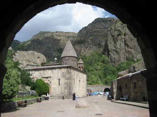 格加爾德修道院和上阿紮特山谷 Monastery of Geghard and the Upper Azat Valley 