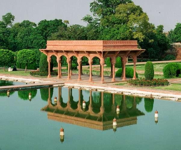 拉合爾古堡和夏利瑪爾公園 Fort and Shalamar Gardens in Lahore 