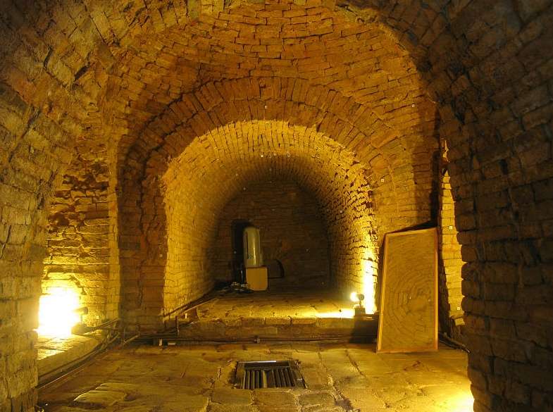 李鄭屋漢墓博物館 Lei Cheng Uk Han Tomb Museum 