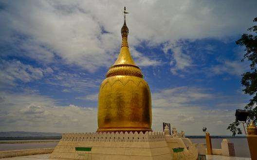 布巴雅塔 Bupaya Pagoda 