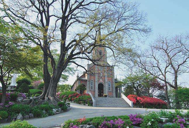 貢稅裡聖堂 Gongsuri Church 