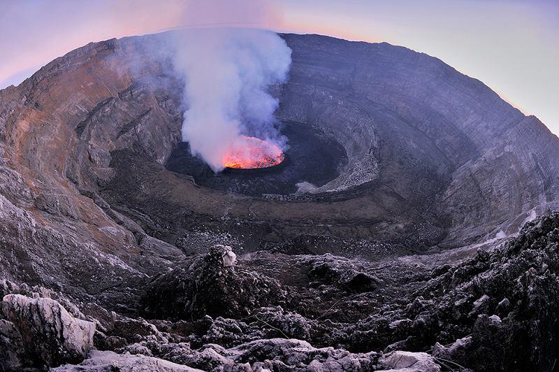 尼拉貢戈火山 Mount Nyiragongo 