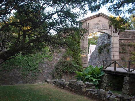 薩拉門多移民鎮的歷史區 Historic Quarter of the City of Colonia del Sacramento 