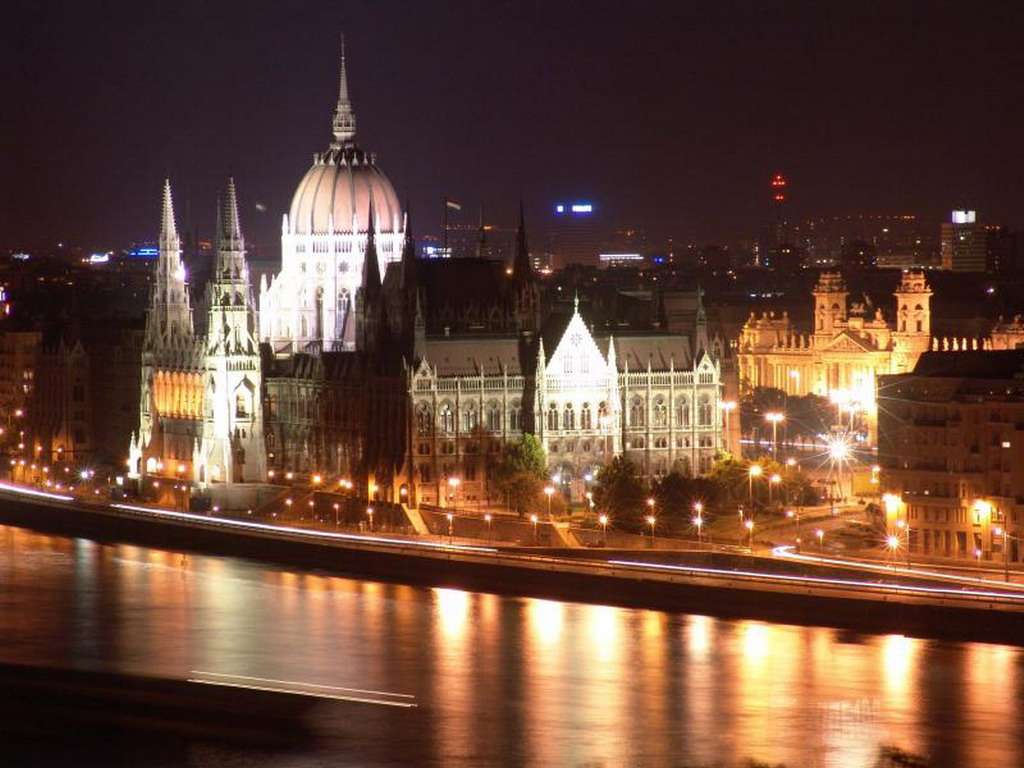 布達佩斯多瑙河兩岸布達城堡區和安德拉什大街 Budapest including the Banks of the Danube the Buda Castle Quarter and Andrássy Avenue 