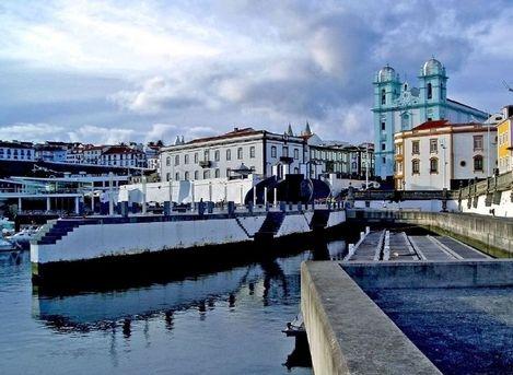 亞速爾群島英雄港中心區 Central Zone of the Town of Angra do Heroismo in the Azores 