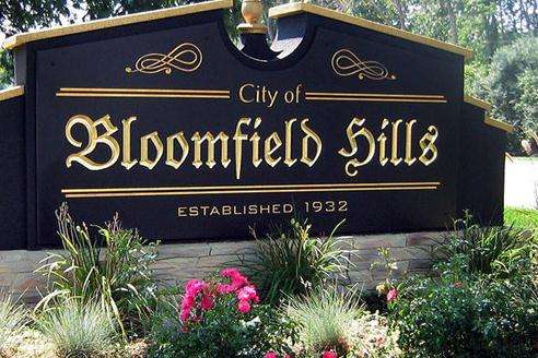 布盧姆菲爾德希爾斯 Bloomfield Hills 