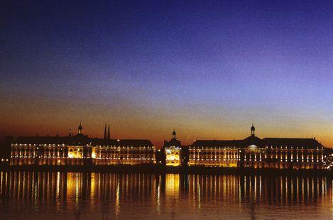 波爾多月亮港 Bordeaux Port of the Moon 