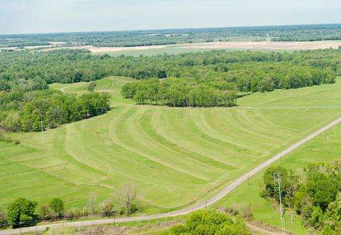 波弗蒂角紀念土塚 Monumental Earthworks of Poverty Point 