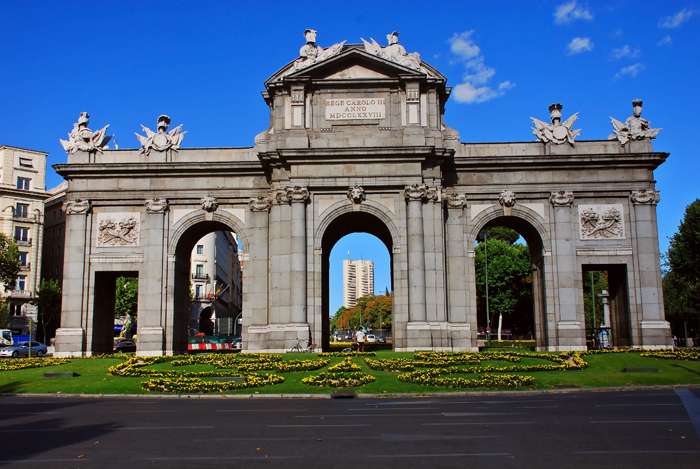 阿爾卡拉門 Puerta de Alcalá 