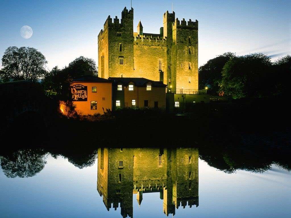 本拉提城堡 Bunratty Castle 