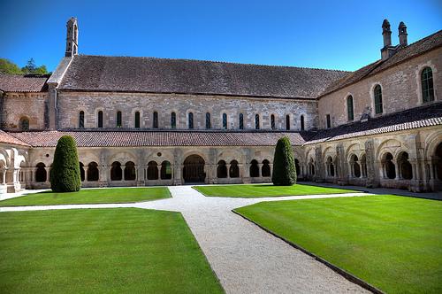 豐特萊的西斯特爾教團修道院 Cistercian Abbey of Fontenay 