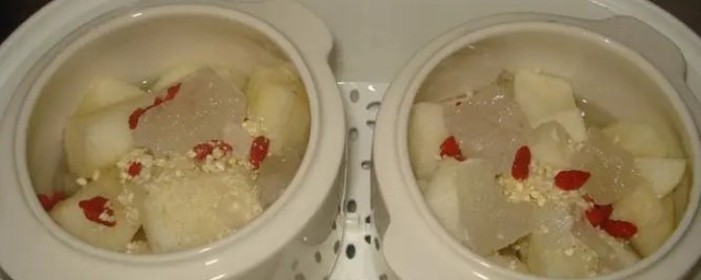 川貝燉雪梨的做法與功效 川貝燉雪梨的做法和功效