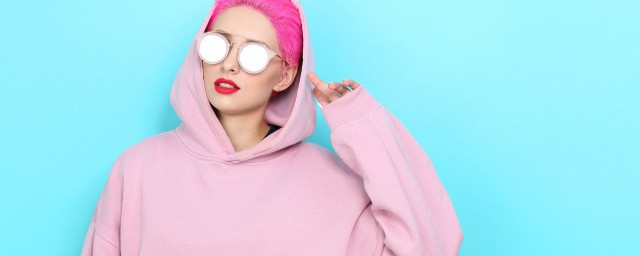中年人戴什麼眼鏡框顯年輕 中年人顯年輕的眼鏡框是什麼
