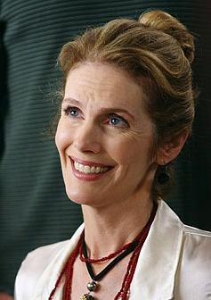 朱麗·哈基提 Julie Hagerty 