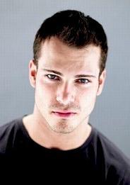 肖恩·羅伯茨 Shawn Roberts 