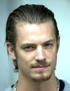 喬爾·金納曼 Joel Kinnaman 謀殺小帥哥 Charles Joel Nordströ m