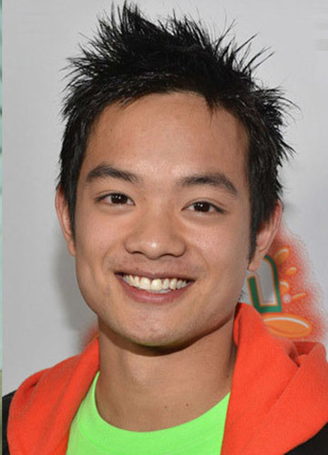 周逸之 Osric Chau  歐斯瑞克· 周 Ozzie  Oz