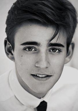 查理·羅 Charlie Rowe 猹貍螺 Charlie John Rowe