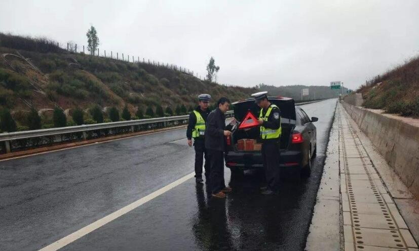 汽車在高速上出故障怎麼處理