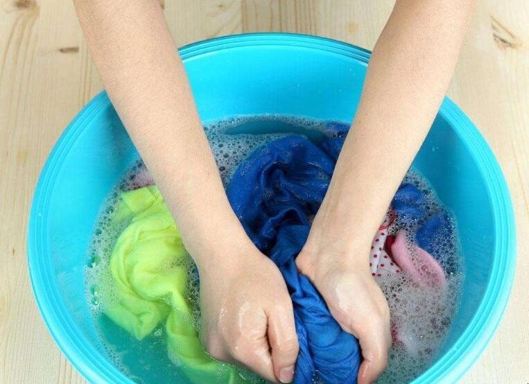 如何去除衣物上的墨水